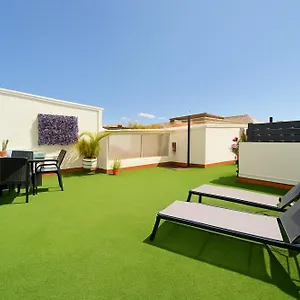 Apartment Sun-kissed Getaway, Malaga